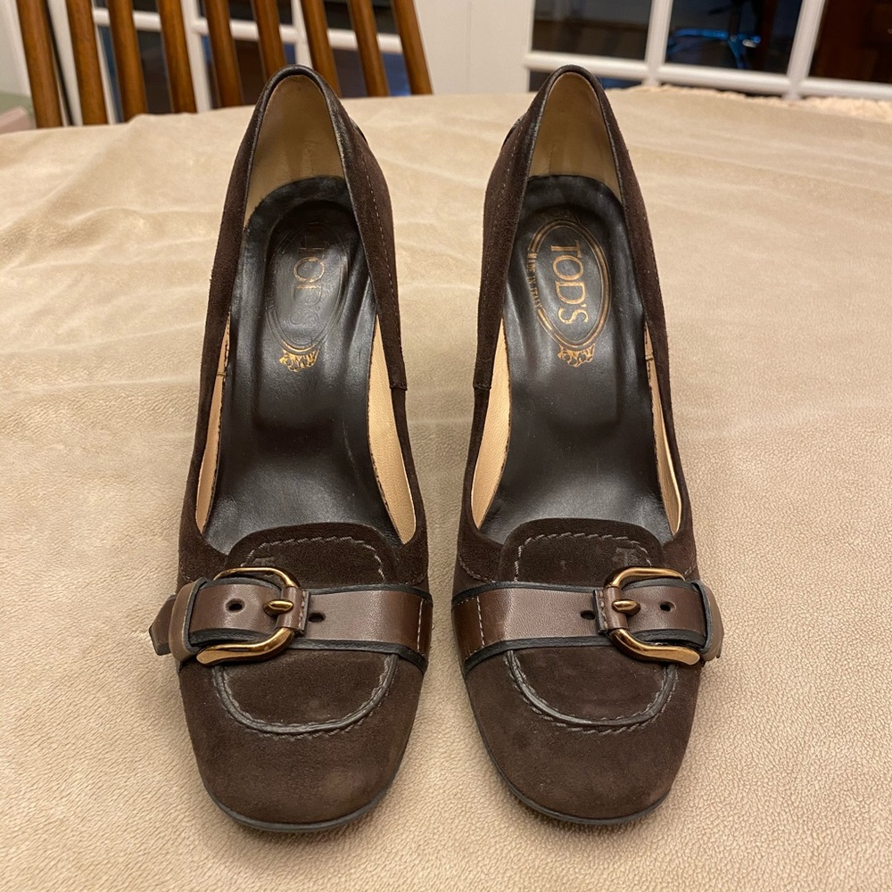 Tod’s suede pumps